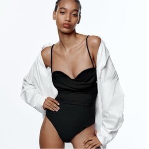 NWT!!‎ Zara Black sweetheart neckline bodysuit